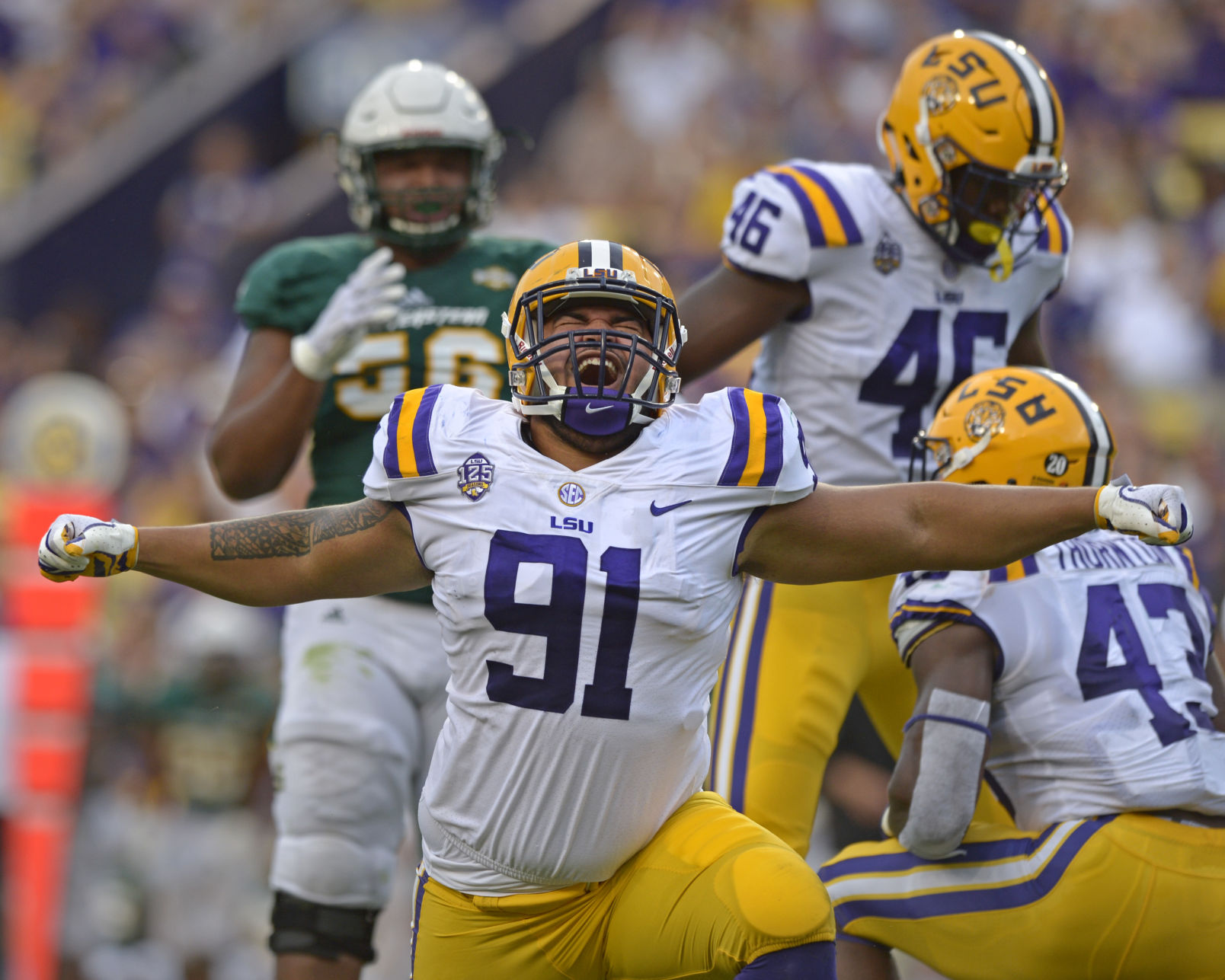 lsuslufootball.090918_HS_2201